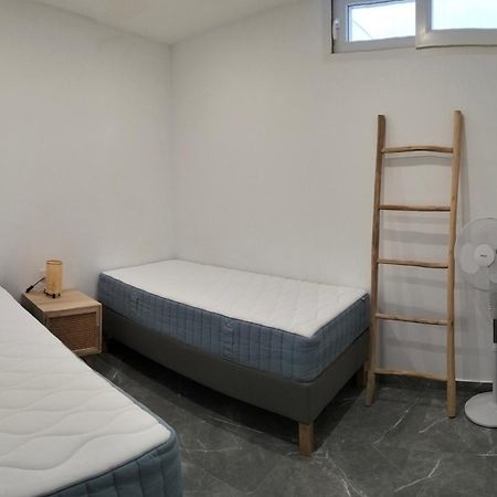 Villa Domicil De Luxe Торевиеха Екстериор снимка