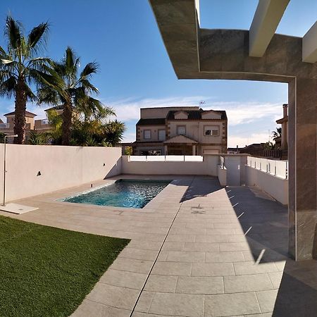 Villa Domicil De Luxe Торевиеха Екстериор снимка
