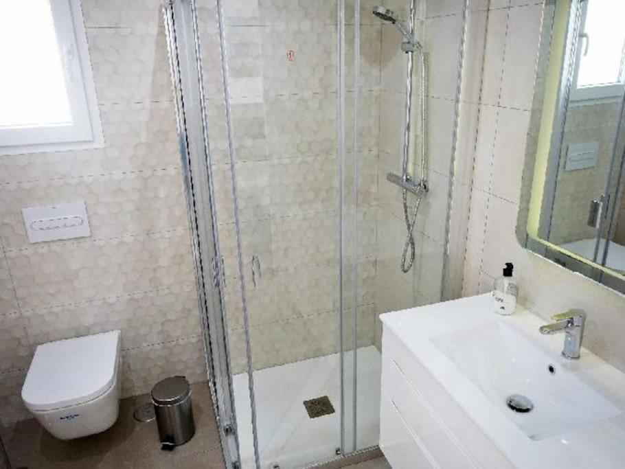 Villa Domicil De Luxe Торевиеха Екстериор снимка