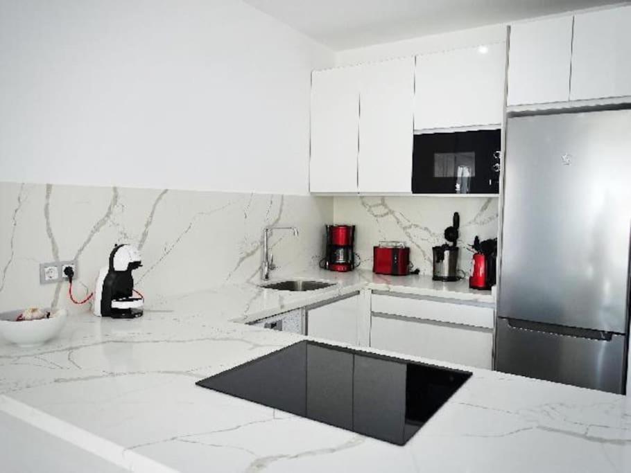 Villa Domicil De Luxe Торевиеха Екстериор снимка