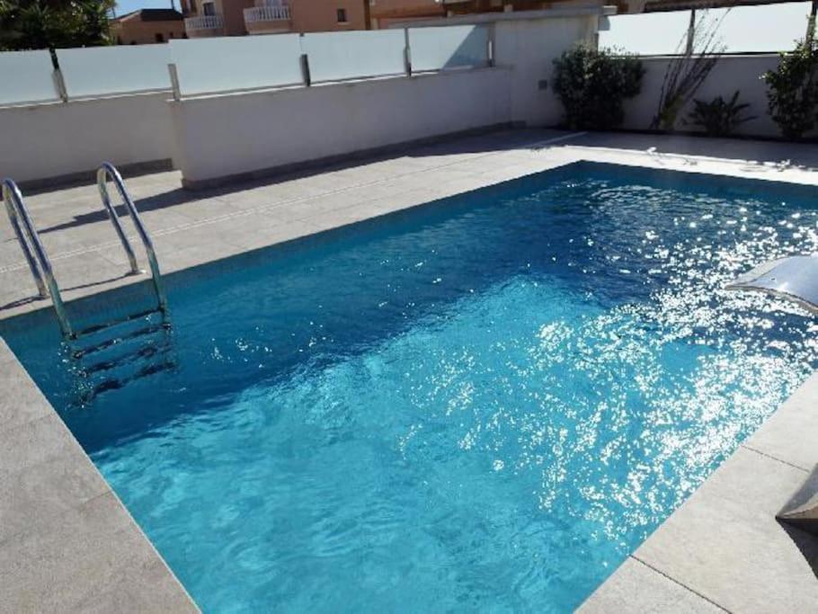 Villa Domicil De Luxe Торевиеха Екстериор снимка