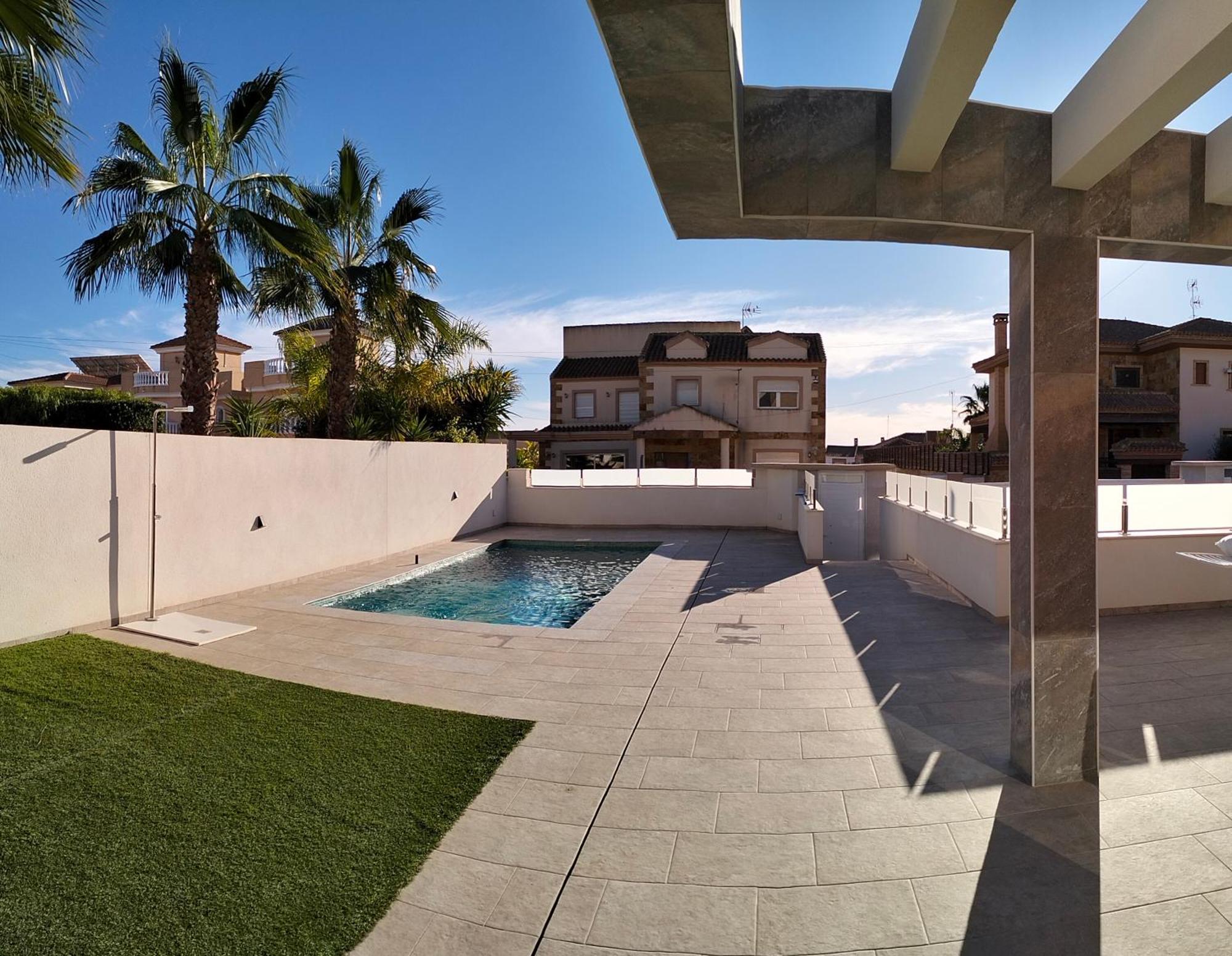 Villa Domicil De Luxe Торевиеха Екстериор снимка